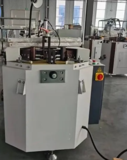 100mm ब्लेड स्ट्रोक × 3500mm फ्रेम क्षमता हेवी-ड्यूटी सिंगल हेड ॲल्युमिनियम विंडो डोअर कॉर्नर क्रिमिंग मशीन