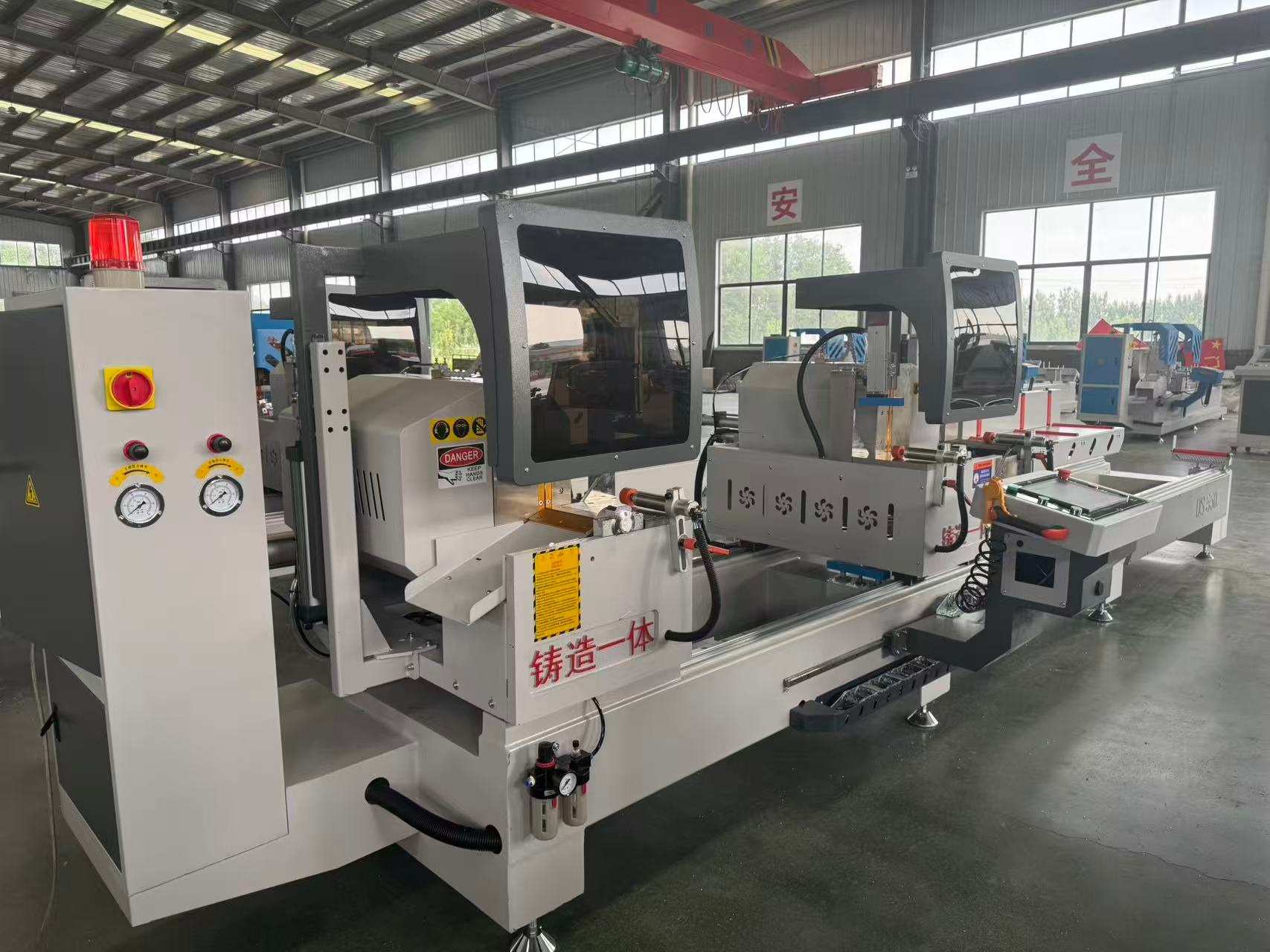 550 CNC प्रिसिजन कटिंग सॉ, स्थिर-लांबी, 45°/90°